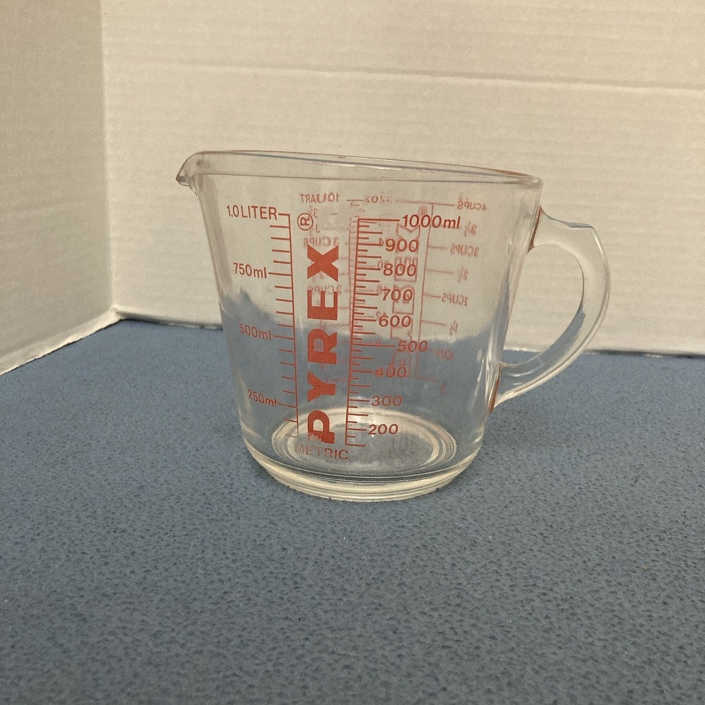 Vintage Pyrex #532 D-Handle Glass 4 Cups (1QT) Measuring Cup w/Red Lettering